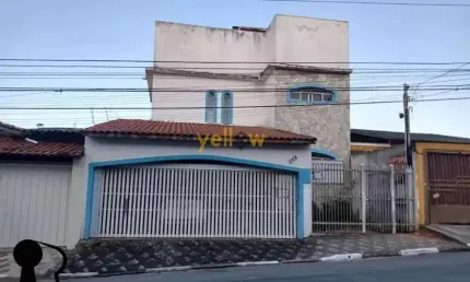 Imóvel no Centro - Poá com 250M², 5 dormitórios e 2 banheiros. Disponível para venda por R$ 1.590.000. Confira agora!