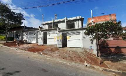 Casa de 90m² em Vila Itaquá Mirim, Itaquaquecetuba. 2 dormitórios, 1 suíte, 2 banheiros. Venda por R$ 570.000.00. Confira!