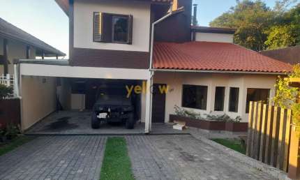 Casa em Condomínio Fechado em Arujá Country Club - 375m², 3 Dormitórios, 1 Suíte, 4 Banheiros - Venda  por R$2M