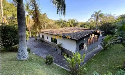 Sítio à Venda e Locação em Arujá - 4 Dormitórios, R$ 1,65M