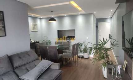 Descubra o seu novo lar em Jordanópolis, Arujá! Este encantador imóvel de 98 m² de área útil é a combinação perfeita de conforto e praticidade. Com 3 dormitórios, sendo 1 suíte, oferece espaço de sobr