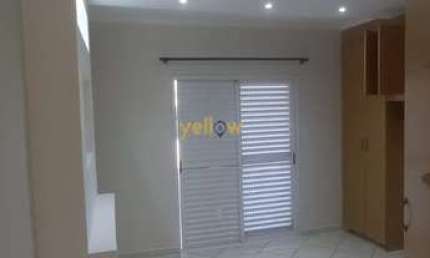 Casa à Venda em Jordanópolis, Arujá - 3 Dormitórios e Suíte