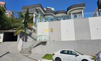 Luxuosa Casa em Condomínio Hills III - Arujá à Venda e Locação