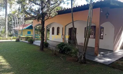 Chácara em Jaguaribe, Arujá: 4 Dorms e 2 Suítes à Venda
