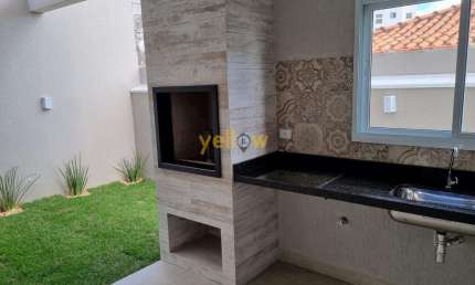 Casa à Venda em Arujá América: 3 Dormitórios, 100m²