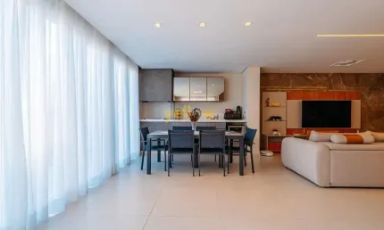 Casa em Condomínio no Limoeiro, Arujá - 3 Suítes por R$2M