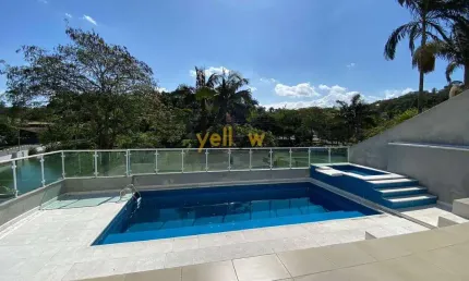Casa Luxuosa em Arujazinho III: 6 Suítes por R$7.000.000