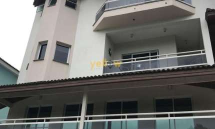 Casa Luxuosa em Arujá - 3 Suítes, 350m² por R$2.250.000