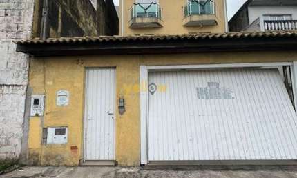 Casa à Venda em Arujá América: 3 Suítes, 250m² por R$ 1.350.000