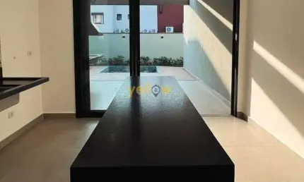 Casa em Condomínio Fechado em Cezar de Souza - Mogi das Cruzes, SP