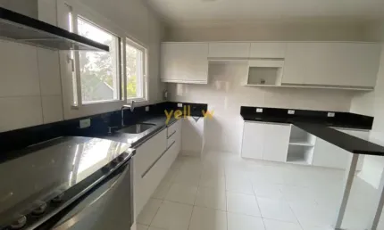 Casa em Condomínio Fechado em Jardim Limoeiro - Arujá, SP