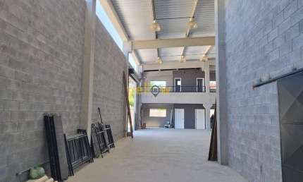 Galpão em Jardim Nascente - Itaquaquecetuba: 290m² à venda e locação por R$15.000.
