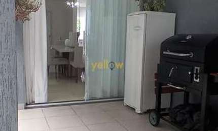 Casa Luxuosa em Arujá Ville: 4 Suítes, 300m² - R$3,5M
