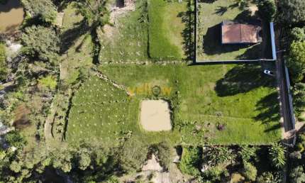 &lt;p&gt;Descubra o seu refúgio no campo com este incrível terreno rural localizado em Jardim Parateí, Guararema. Com uma área ampla e cercada pela natureza exuberante, este espaço é perfeito para que