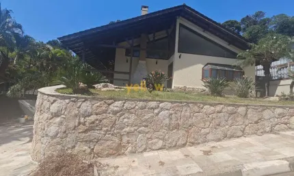 Casa em arujázinho iv: 3 dorms, 2 suítes, 330m² por r$2,5m