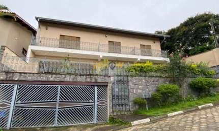 Luxuosa Casa em Condomínio em Santa Isabel - 5 Suítes por R$4500