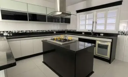 Venda: Casa em condomínio fechado no Residencial Real Park, Arujá. 4 dormitórios, 4 suítes por R$ 2.990.000,00.