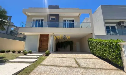 Casa Luxuosa em Arujá: 4 Suítes em Condomínio Fechado
