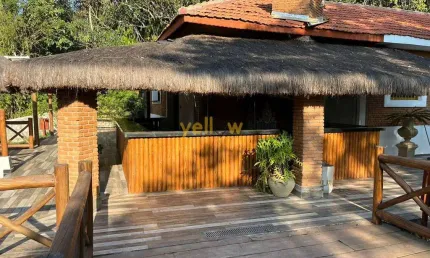 Chácara à Venda em Arujá: 2800m², 2 Dorms, 5 Banheiros