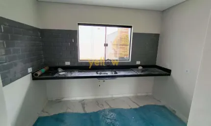 Casa à Venda em Vila Nova Bonsucesso - 3 Dormitórios por R$695k