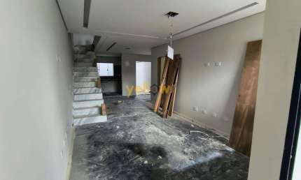 Casa à Venda em Vila Nova Bonsucesso - 3 Dormitórios por R$650k