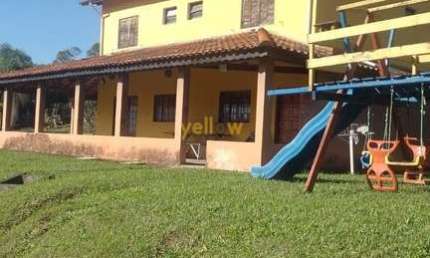 Chácara em Pouso Alegre: 15.000m², 5 Dormitórios, com lago, playground, campo de futebol. Oportunidade à Venda