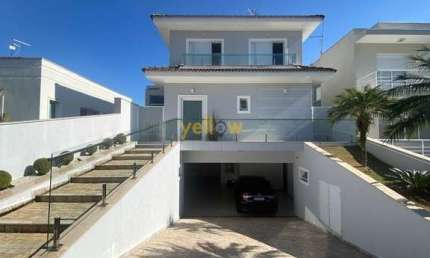 Casa em Condomínio Fechado em Arujázinho IV - Arujá, SP