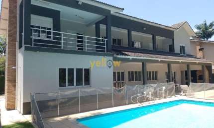 Casa em Condomínio Fechado à Venda em Guararema - 400m², 4 Dorms