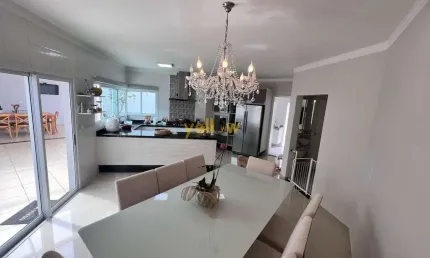 Casa à Venda em Lavorare Arujá: 3 Suítes, 304m², R$1.980.000