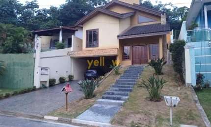 Casa em Condomínio Fechado em Arujá Country Club - Arujá, SP