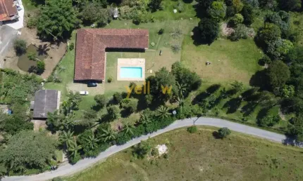 Casa à venda no Parque dos Arantes, Arujá: 700m², 3 suítes, 5 banheiros. Oportunidade por R$4.160.000!