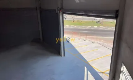 Galpão para locação no centro de arujá | 1200m² e 4 banheiros