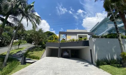 Casa de Luxo em Condomínio Fechado no Arujá V – 4 Suítes à Venda