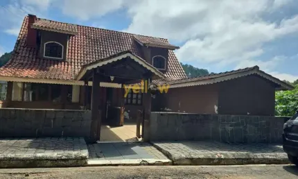 Casa em Condomínio Fechado em Arujá, 5 Suítes, 900m² para Alugar
