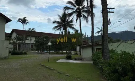 Casa em Condomínio Fechado em Bertioga à 800m da Praia