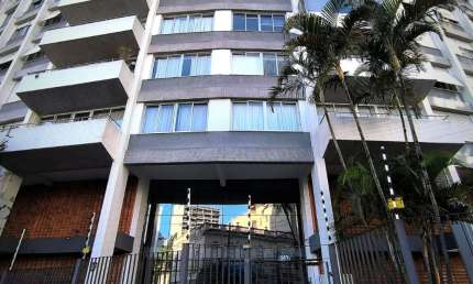 Apartamento de Alto Padrão no Edifício Torre - Centro de Curitiba