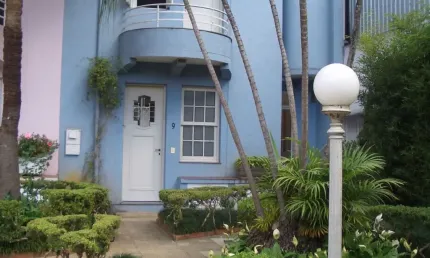Alugo casa / sobrado de vila pinheiros 02 dormitórios 1 vaga