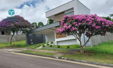 Casa com 3 suítes sendo uma master no Condomínio Residencial Alvim / Juiz de Fora - MG
