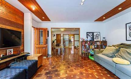Sobrado à Venda na Vila Madalena , Zona Oeste de São Paulo com 3 dormitórios, 2 suítes e com 230m².