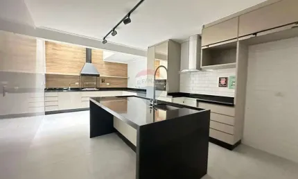Sobrado com 2 suítes, cozinha com área gourmet e 2 vagas - vila carbone