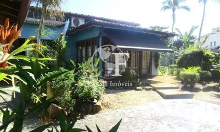 Casa com 3 dormitórios à venda, 380 m² por R$ 4.650.000,00 - Praia de Pernambuco - Guarujá/SP