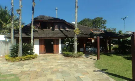 Casa com 4 dormitórios à venda, 550 m² por R$ 2.100.000,00 - Acapulco - Guarujá/SP