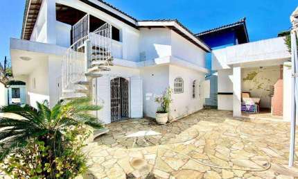 Casa com 3 dormitórios à venda, 360 m² por R$ 690.000,00 - Praia de Pernambuco - Guarujá/SP