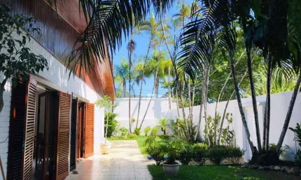 Casa com 8 dormitórios à venda, 430 m² por R$ 3.500.000,00 - Praia de Pernambuco - Guarujá/SP