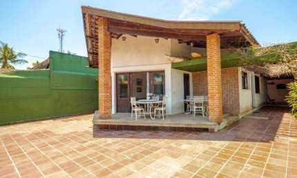 Casa com 3 dormitórios à venda, 220 m² por R$ 680.000,00 - Praia de Pernambuco - Guarujá/SP
