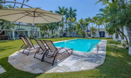 Casa com 5 dormitórios à venda, 239 m² por R$ 1.700.000,00 - Praia de Pernambuco - Guarujá/SP