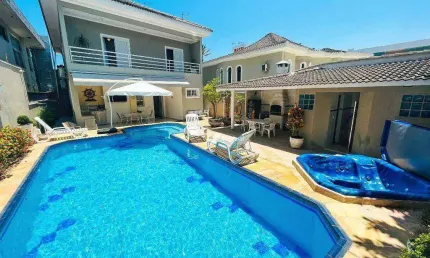 Casa com 6 quartos sendo 4 suítes à venda, 340 m² por R$ 2.500.000 - Enseada - Guarujá/SP