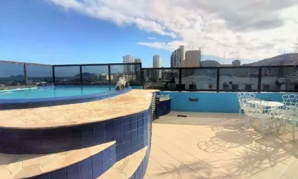 Cobertura duplex com piscina e vista para o mar - praia da enseada - guarujá/sp.