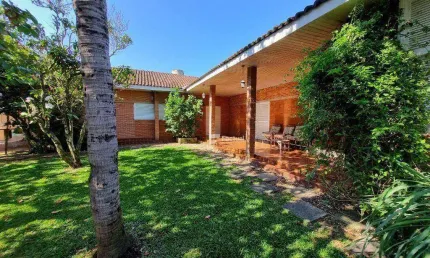 Casa com 3 dormitórios à venda, 250 m² por R$ 980.000,00 - Enseada - Guarujá/SP