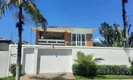 Casa com 6 dormitórios à venda, 200 m² por R$ 1.350.000,00 - Praia de Pernambuco - Guarujá/SP
